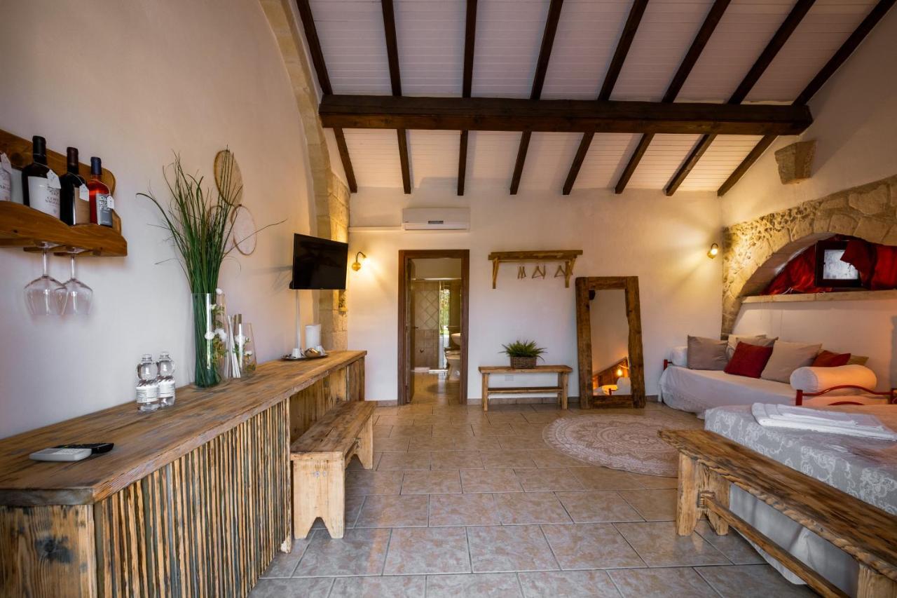 Agriturismo Masseria Costarella Borgagne Exterior photo