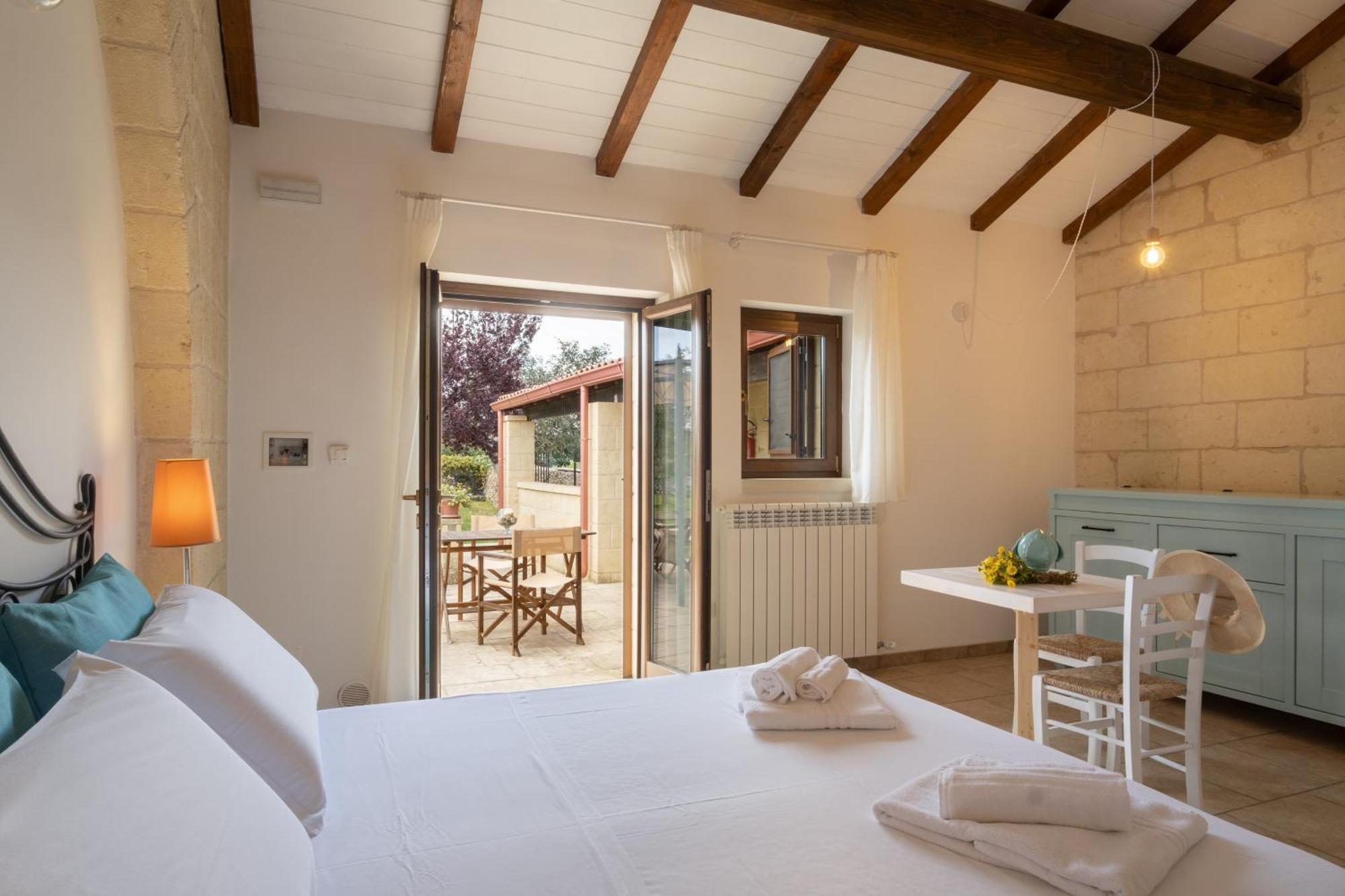 Agriturismo Masseria Costarella Borgagne Exterior photo